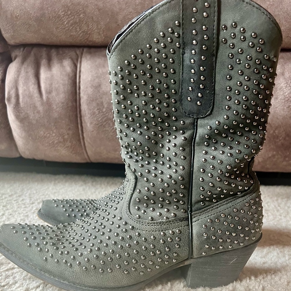 Leather Cowboy Style Boots By Laredo. Size 8.5